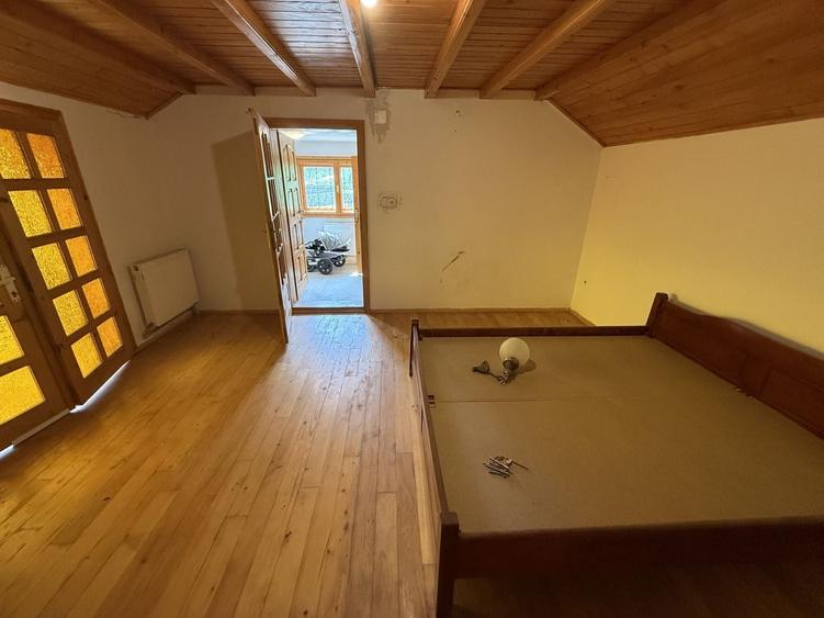 Casă individuală cu 5 camere cu Canalizare în Ghioșești