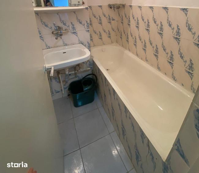 Garsonieră decomandată în Central