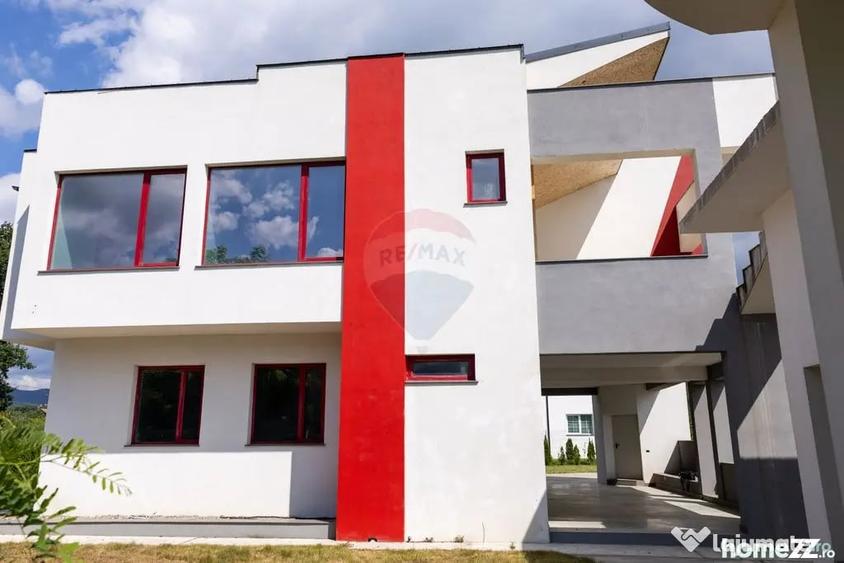 Casă cu 5 camere cu Teren 1600 Mp în Bistrița