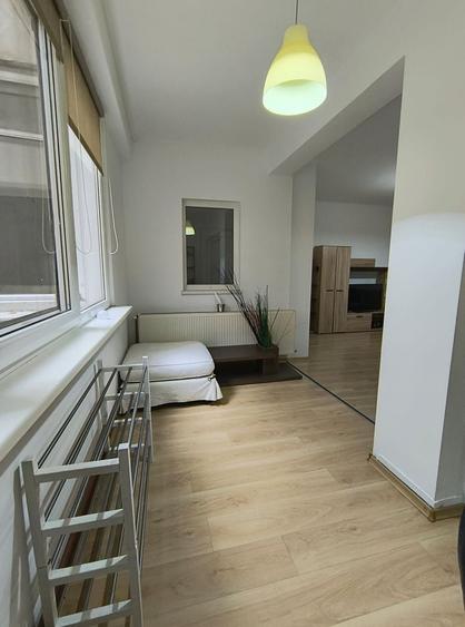 Apartament cu 2 camere semidecomandat, mobilat în Sala Palatului