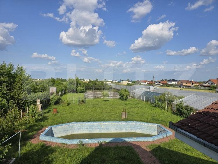 Casă individuală cu 7 camere cu Canalizare în Vetiș
