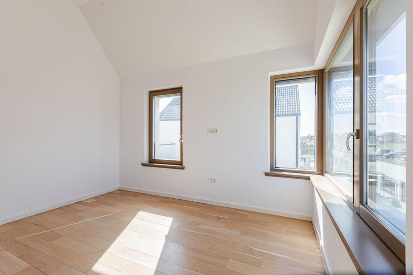 Duplex cu 4 camere cu Canalizare în Exterior Nord