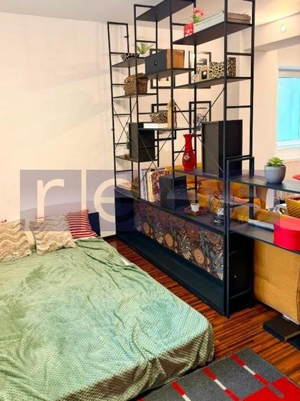 Apartament cu 2 camere semidecomandat, mobilat în Vitan Mall
