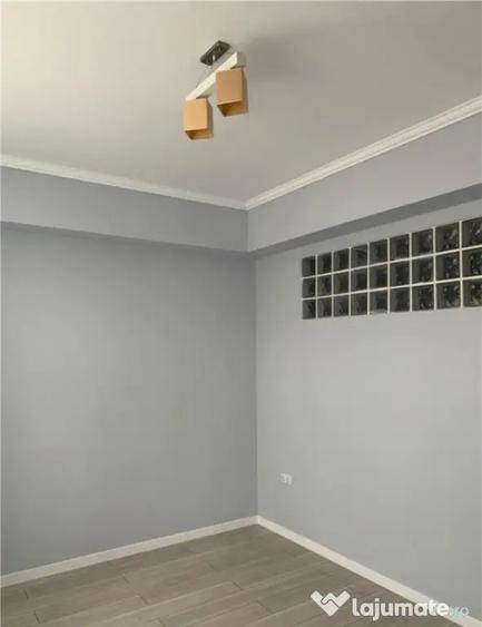 Apartament cu 4 camere decomandat în Horea