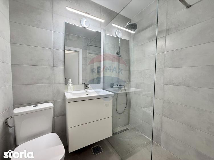 Apartament cu 3 camere decomandat, mobilat în Titan