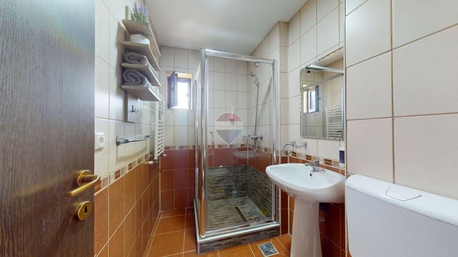 Casă individuală cu 15 camere cu Teren 4000 Mp în Sud-Est