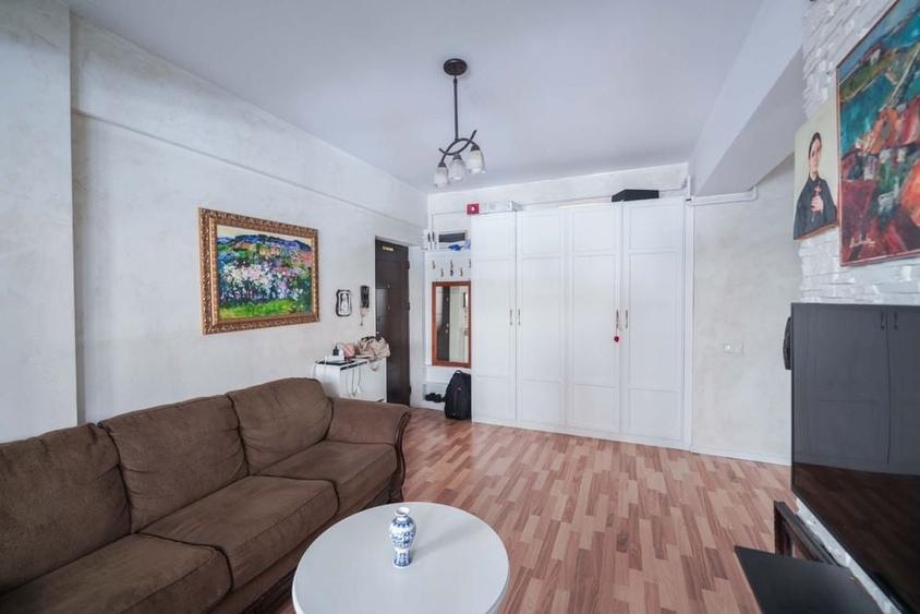 Apartament cu 2 camere în Jiului