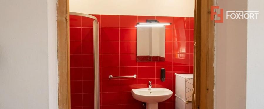 Casă individuală cu 6 camere cu Canalizare în Dâmbovița