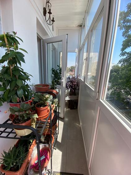 Apartament cu 4 camere semidecomandat în Universitate