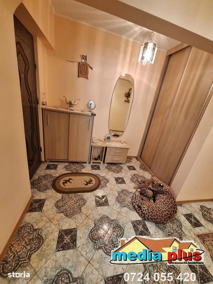 Apartament cu 3 camere decomandat în Micro 13