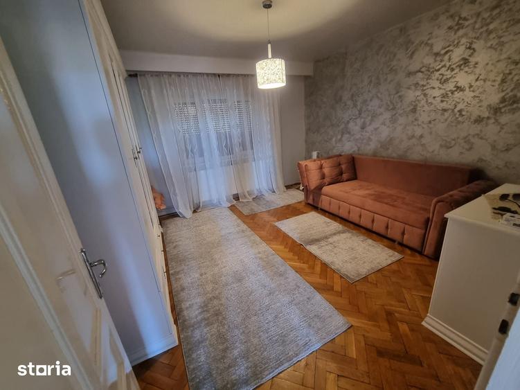 Casă cu 7 camere decomandat cu Teren 767 Mp în Ultracentral