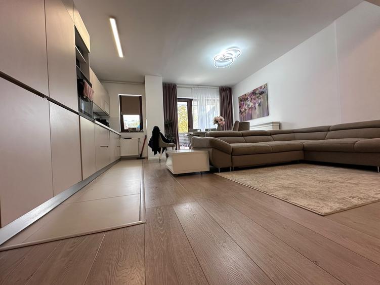 Apartament cu 3 camere în Băneasa