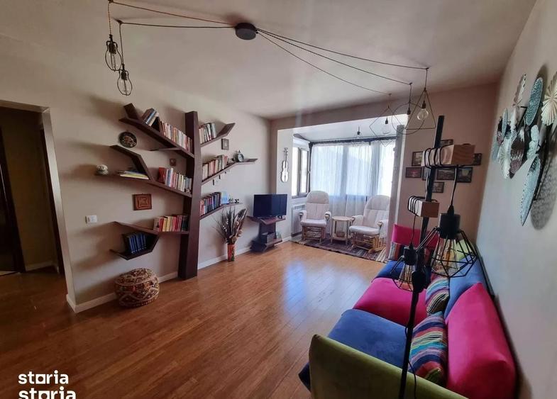 Apartament cu 3 camere semidecomandat în Vatra Luminoasă