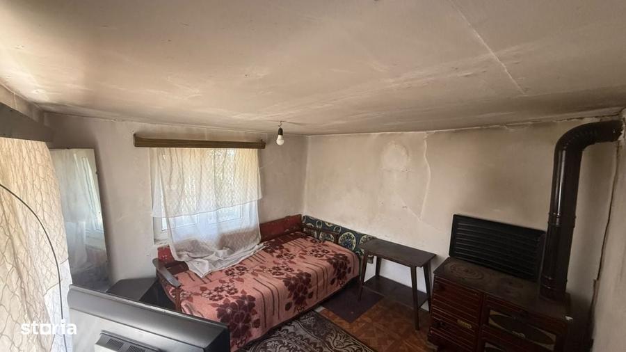 Casă cu 4 camere în Stejaru