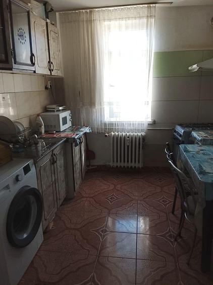 Apartament cu 2 camere decomandat în Calea București