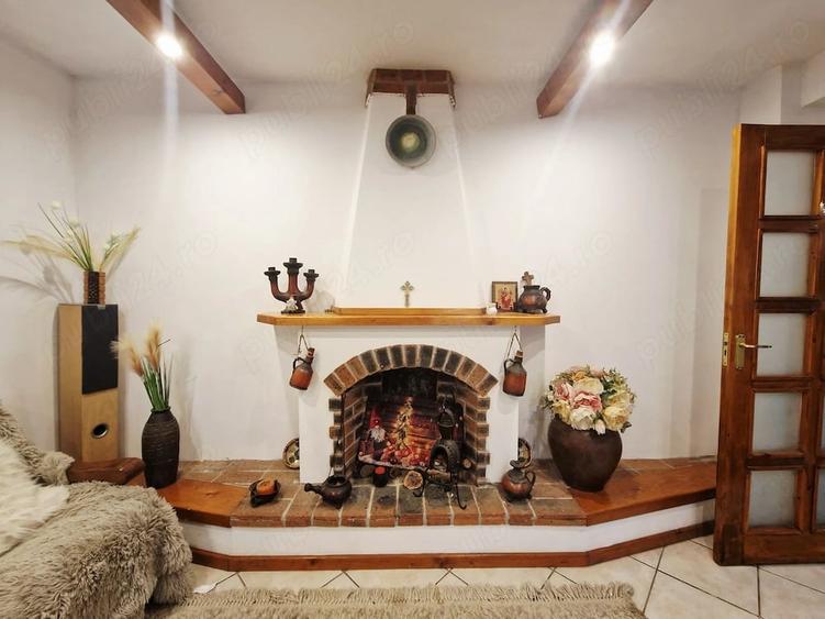 Apartament cu 4 camere decomandat în Est