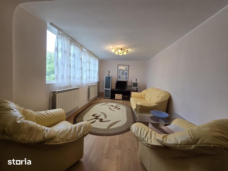 Apartament cu 3 camere decomandat în Port