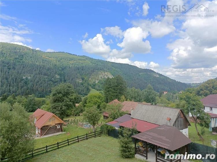 Casă cu 11 camere cu Teren 1300 Mp în Șimon