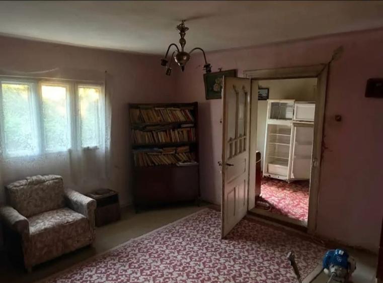 Casă cu 4 camere în Valea Călugărească