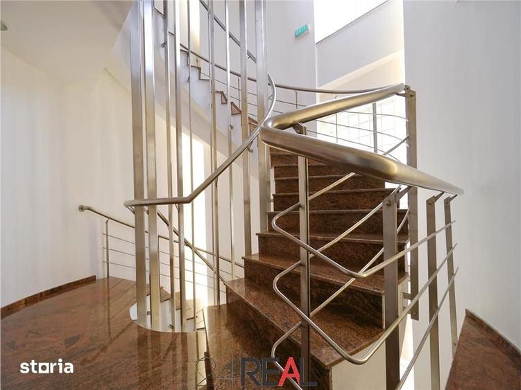 Spațiu comercial, de 900 mp, în Grivița