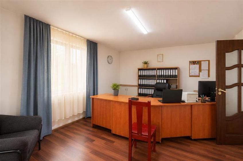 Spațiu comercial, de 700 mp, în Ghelința