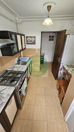 Apartament cu 3 camere semidecomandat în Est
