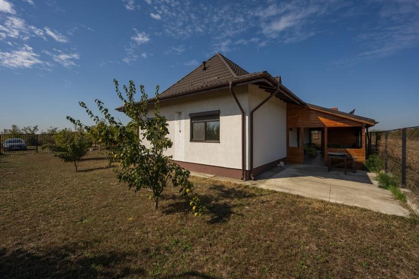 Casă individuală cu 4 camere cu Teren 600 Mp în Tărtășești