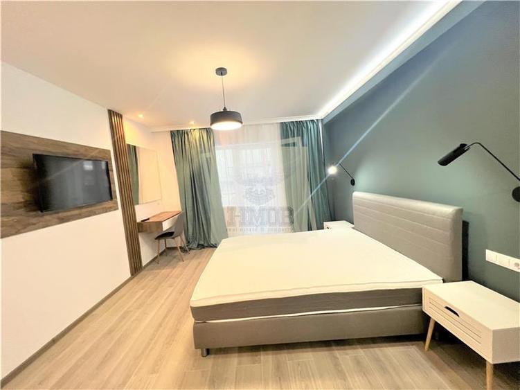 Apartament cu 4 camere decomandat, mobilat în Piața Cluj