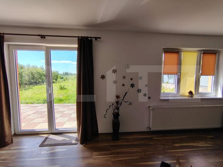 Casă individuală cu 6 camere cu Teren 4472 Mp în Tureni