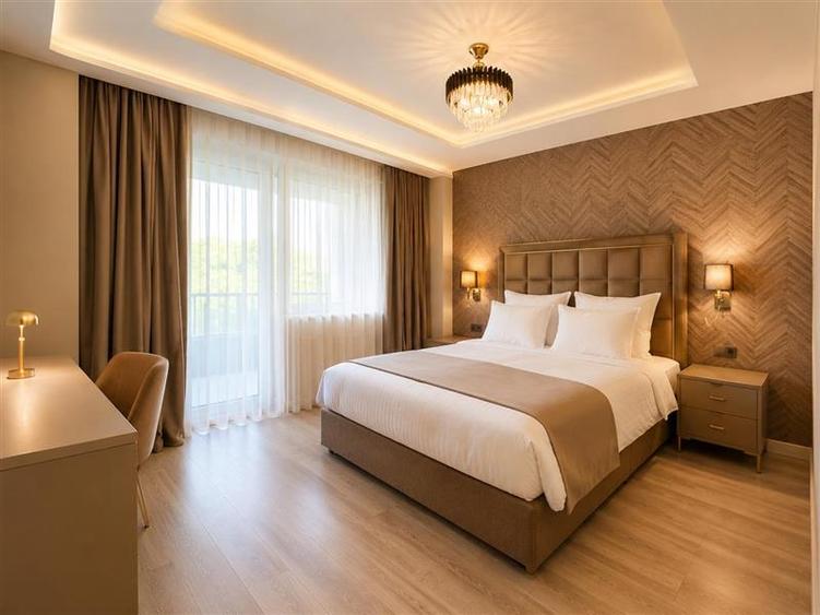 Apartament cu 2 camere decomandat în Tractorul