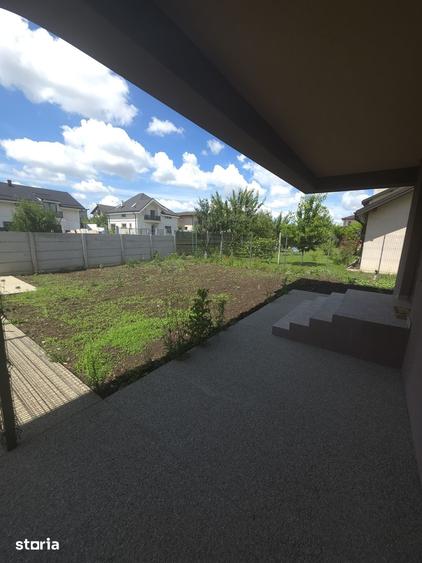 Casă cu 4 camere cu Teren 300 Mp în Domnești