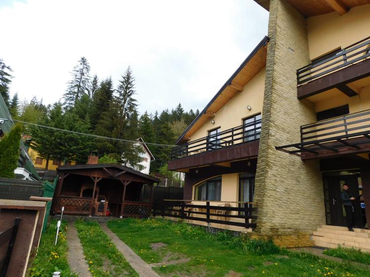 Casă individuală cu 6 camere cu Canalizare în Zamora