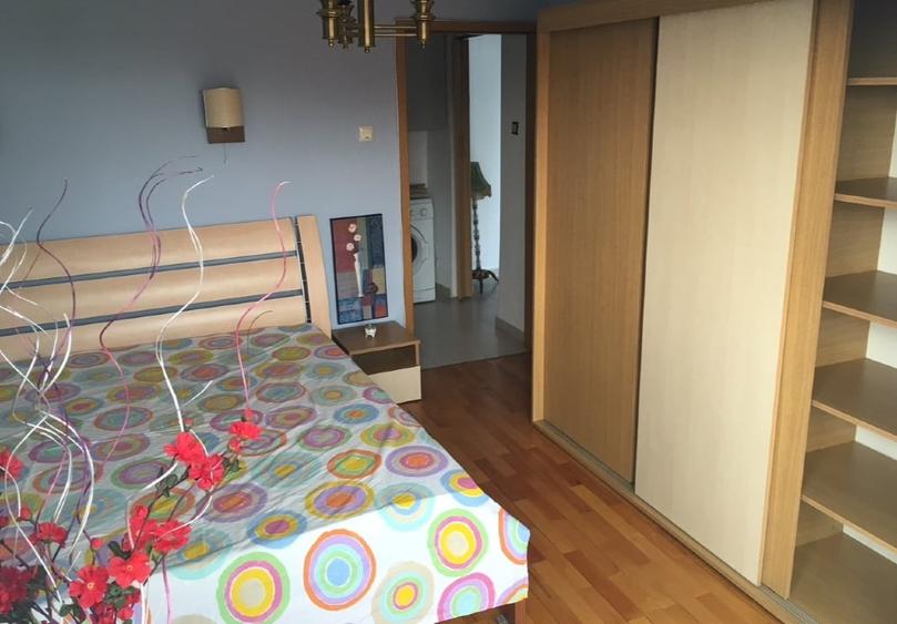 Apartament cu 3 camere decomandat în Telegrafului