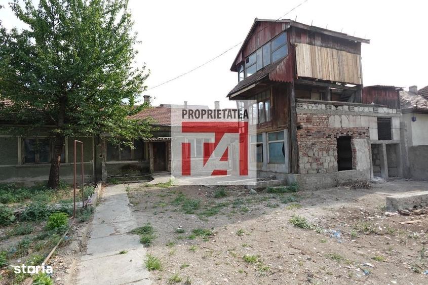 Casă cu 3 camere cu Teren 468 Mp în Central