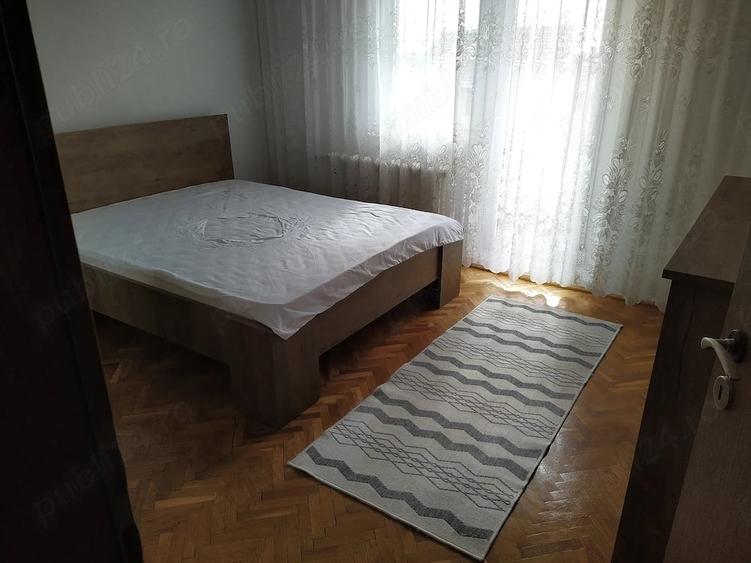 Apartament cu 4 camere decomandat în Steaua