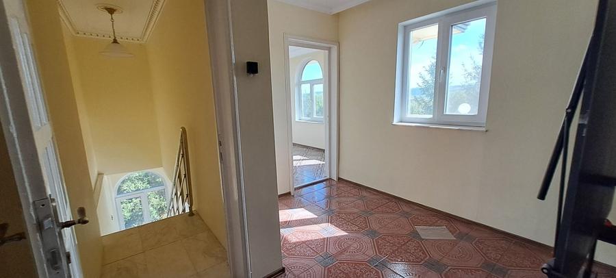 Casă individuală cu 14 camere cu Piscina în Sud-Est
