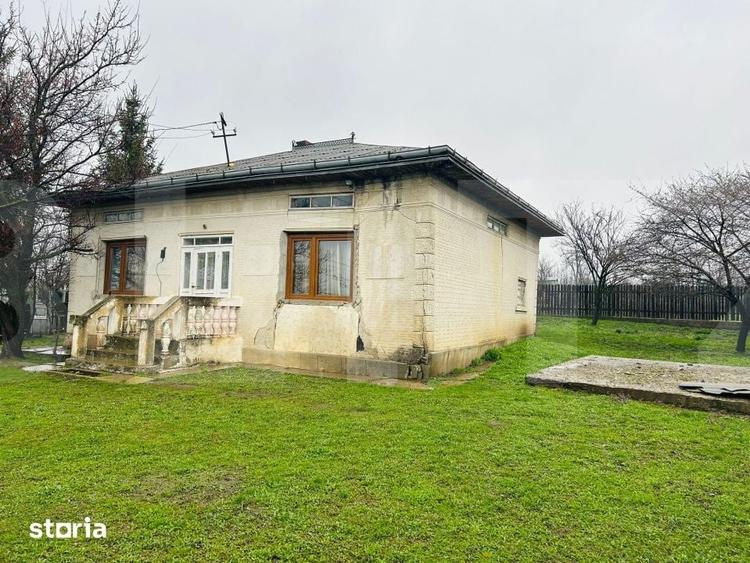 Casă cu 3 camere cu Teren 1900 Mp în Central