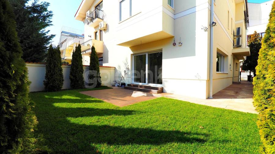 Casă cu 7 camere cu Canalizare în Herăstrău