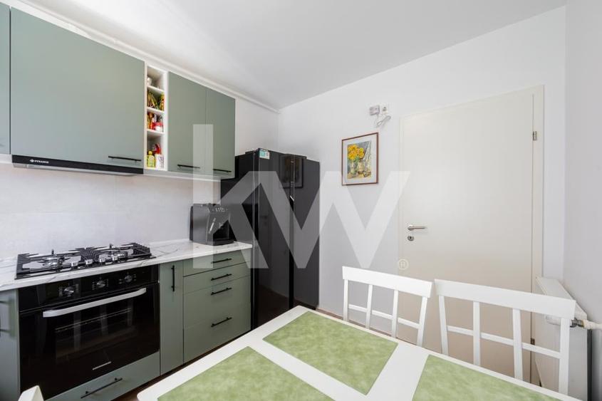 Apartament cu 3 camere decomandat, mobilat în Tractorul