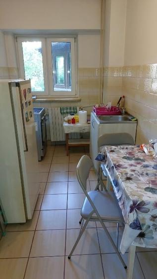 Apartament cu 3 camere decomandat, mobilat în Central