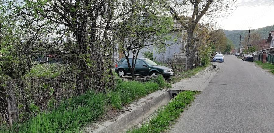 Teren de 2000 mp, în Vețel