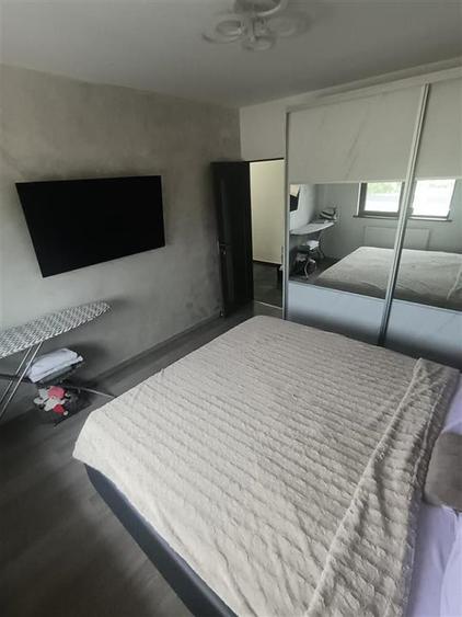 Apartament cu 3 camere decomandat în Radu Negru