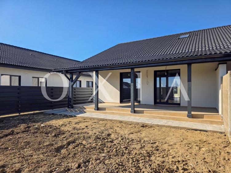 Duplex cu 4 camere cu Canalizare în Moșnița Nouă