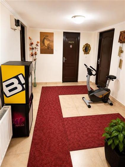 Casă cu 20 camere cu Teren 250 Mp în Budai