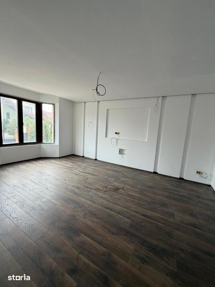 Casă cu 3 camere cu Teren 650 Mp în Central