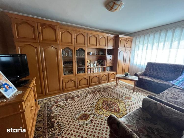 Apartament cu 3 camere decomandat în Central