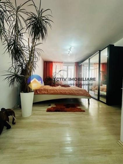 Apartament cu 4 camere semidecomandat în Mărăței