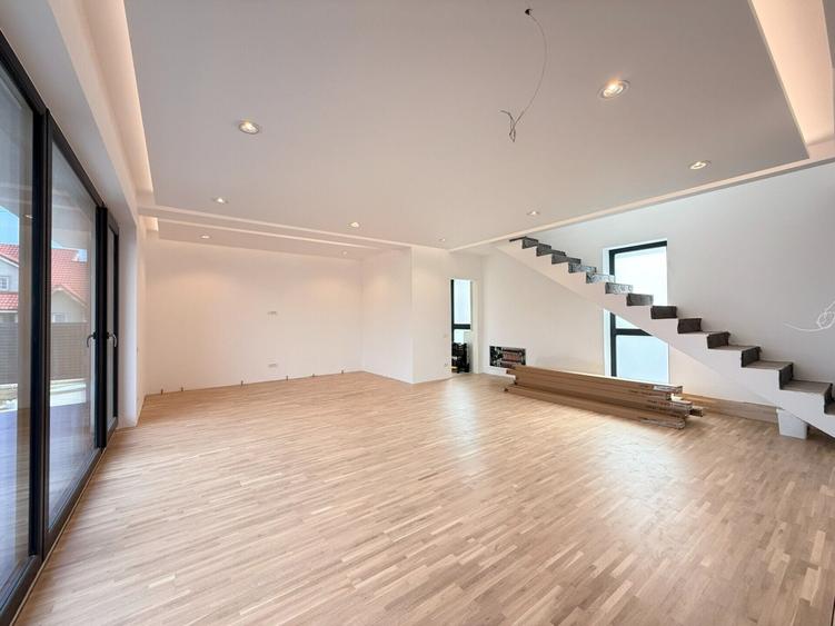 Casă individuală cu 4 camere cu Teren 470 Mp în Tunari