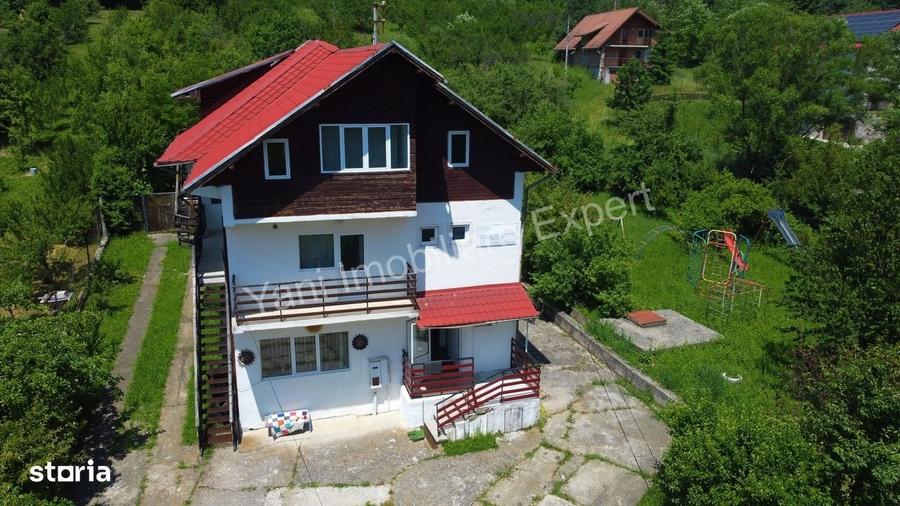 Casă cu 4 camere cu Teren 1340 Mp în Curtea de Argeș