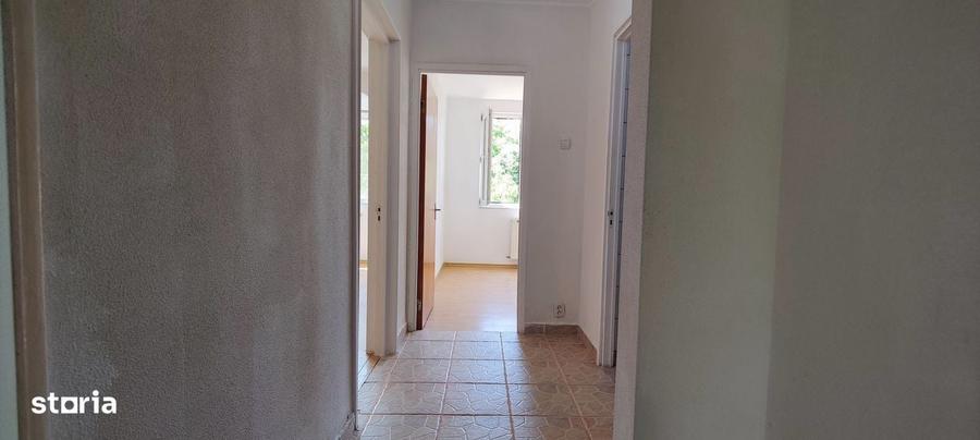 Apartament cu 3 camere decomandat în Politehnica